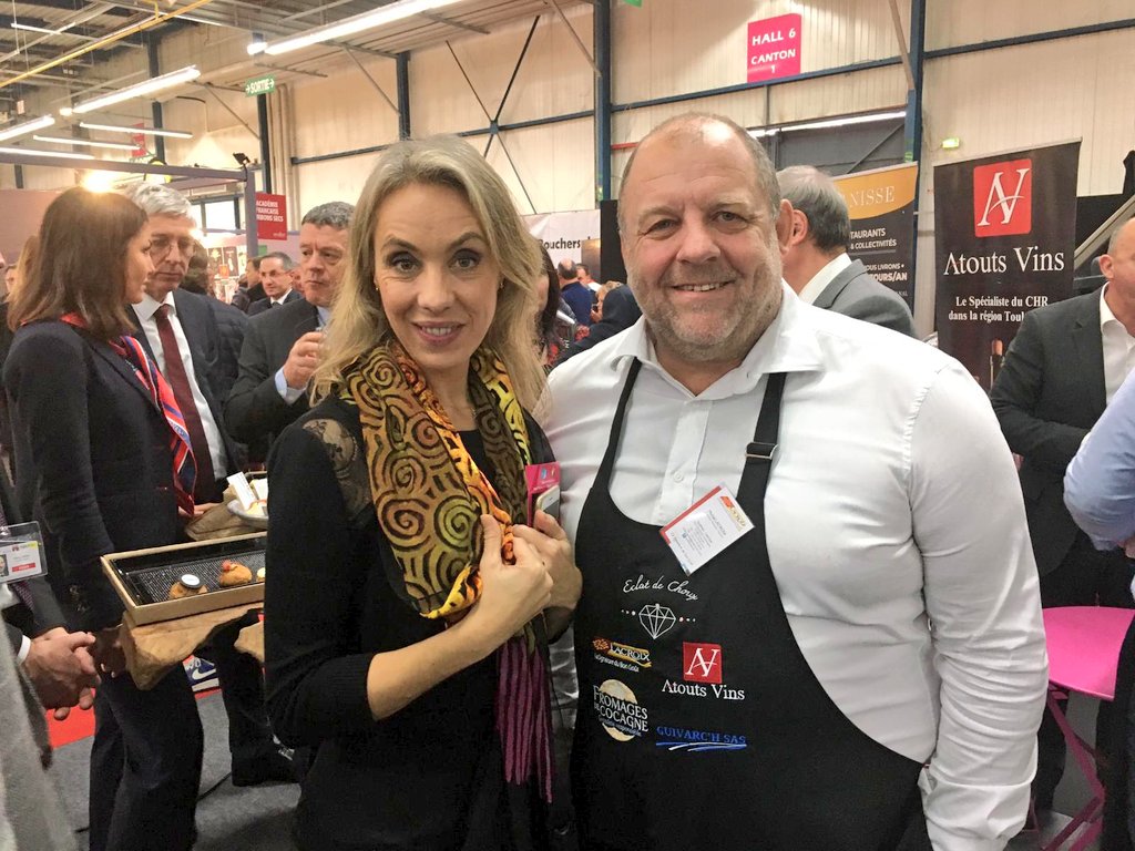 NadiaPellefigue's tweet photo. Restaurateurs, boulangers, bouchers, hôteliers... Ils et elles sont les ambassadeurs de nos territoires et de nos produits.
Ils se sont donné rendez-vous au salon #SMARHT à #Toulouse.
Pour échanger, innover, s'informer
🗣️🍎📝 https://t.co/CPeYOOPMbE