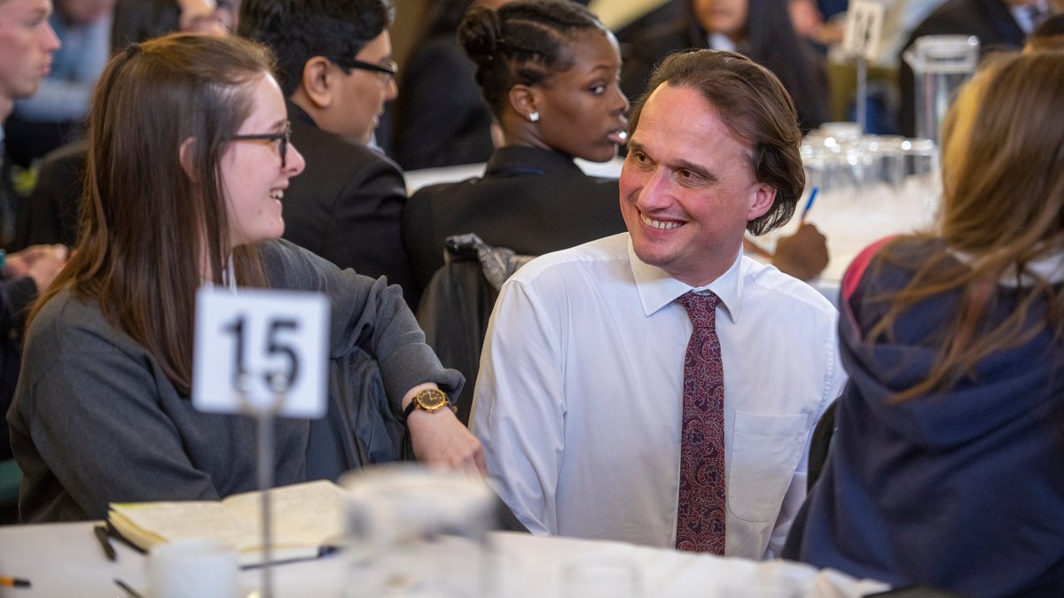 Deputy City Mayor Cllr Adam Clarke with Leicester school children. 