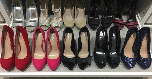 roses_build's tweet photo. Today has been all about finding shoes I forgot I owned because most of the last few years has been spent in steel toe cap boots! 
The @ikeauk pull out shoe trays are absolutely fantastic.  I can fit 10 pairs of heels on the one tray but the big question is how many trays wi… https://t.co/Ti0ADEX1Jy