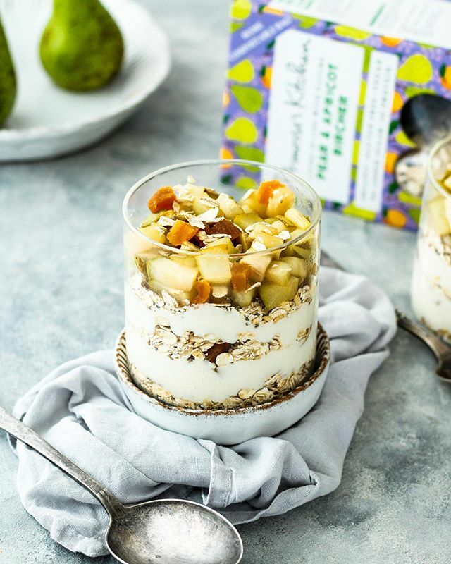 Give these Pear and Apricot Breakfast Parfaits a try as a perfect, healthy breakfast or even pudding idea 💡 follow the link in our bio 🔗 #veganrecipes #healthybreakfastideas #delicious #glutenfreefoodie #pearandapricotbircher ift.tt/2tUfazU