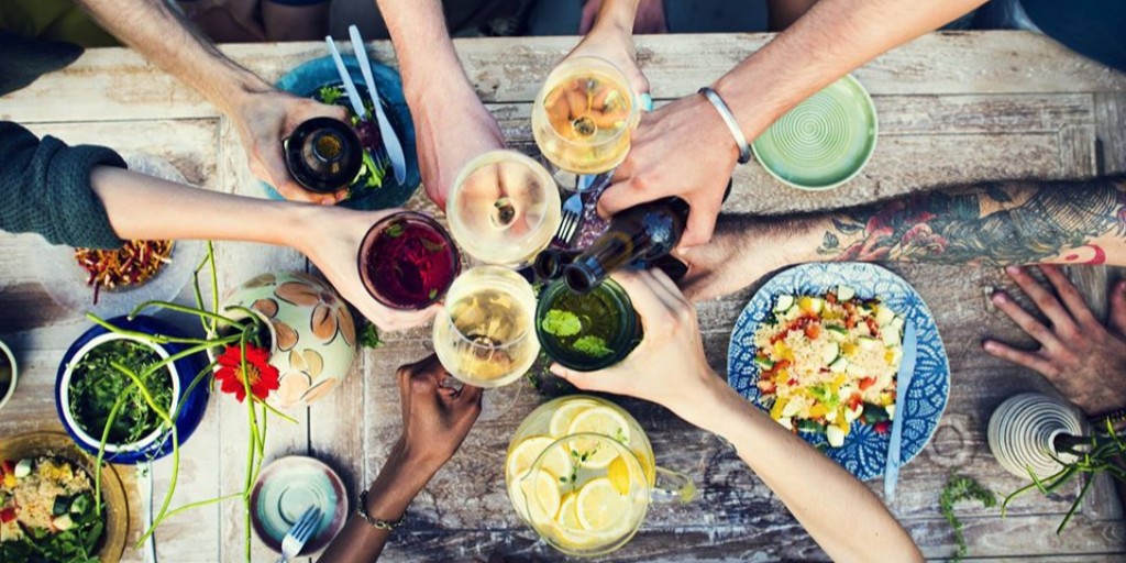 MintJulepTours's tweet photo. Our Southern Supper Series starts March 13! Hop between Louisville's best restaurants on a food tour inspired by Bourbon City's all-star chefs! We'll swing by @ALEXANDERBTWN, Old Stone Inn &amp; Tavern and MilkWood for courses paired with cocktails. 
https://t.co/YXV7iPhCAA https://t.co/3fmJnzcSeB