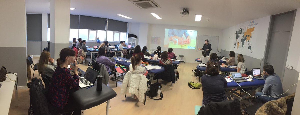 eomgalicia's tweet photo. La importancia de un #diagnostico lo más precoz posible, como el tratamiento de esa patología los alumnos de #TMPI en su 3º seminario del 2º nivel, en las expertas manos de Iñaki Pastor. 
👉 Evaluación y tratamiento de los #trastornos del #desarrollo del #bebé y #neonato 👶👧 https://t.co/osvIuqWpjs