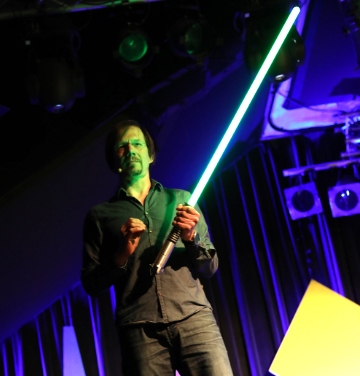 Michael Meyer beim Science Slam 2019.