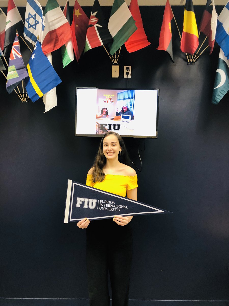 FIU Global First Year wants to congratulate Azra on her official offer letter to study here at FIU! 🥳Thank you to you and your dad for visiting us from Turkey 🇹🇷 last week nand we really hop to see you in Fall 2020! You're awesome! #futurepanthers #globalfiu #Congratulations