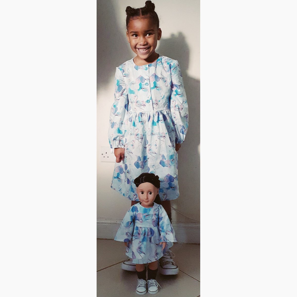 Rutarnte's tweet photo. Anna wanted me to send you this picture to show that her and her dolly have the same dress...😏😆 @MissFlynnMLP https://t.co/drKxrD83JW