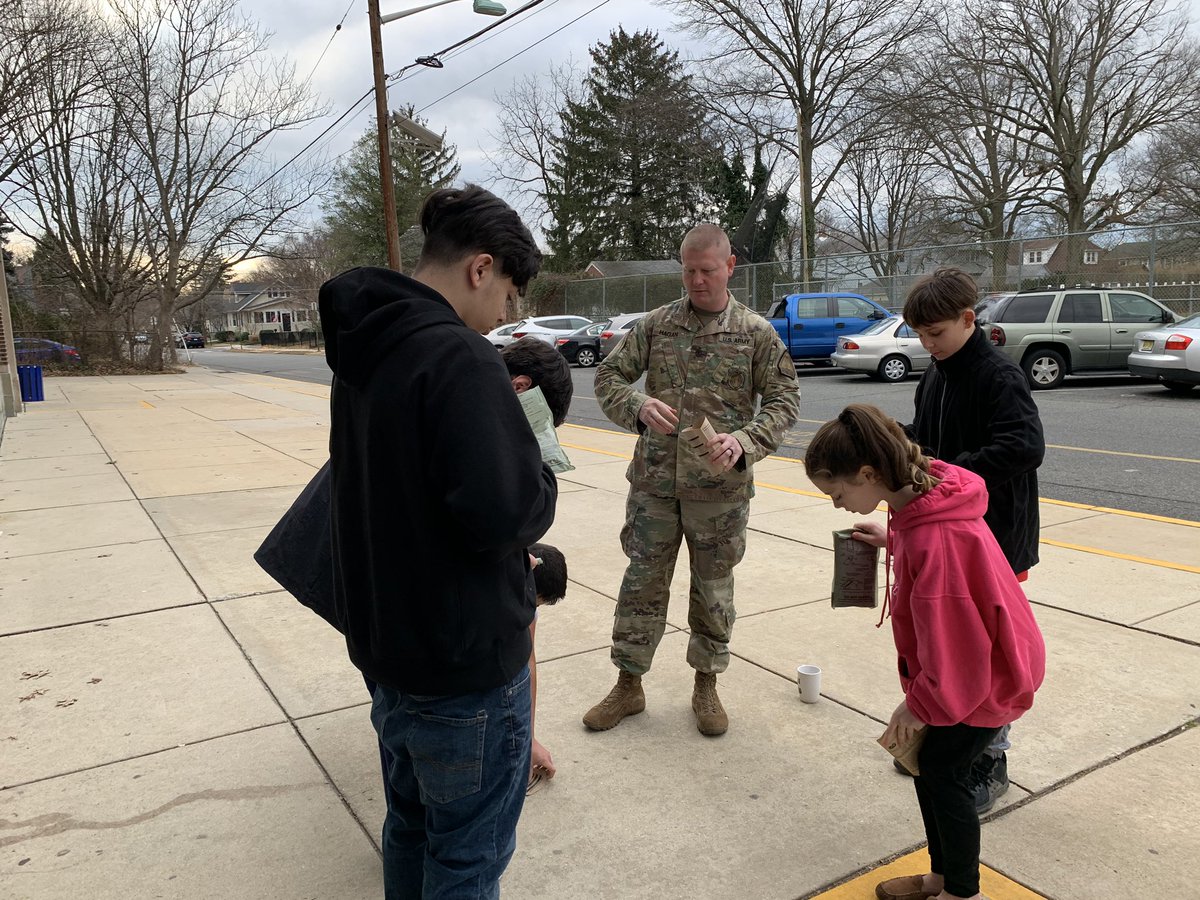 Read180Rocks's tweet photo. Always a great day when we can learn about preparing for natural disasters with the National Guard! https://t.co/kq7aPxSOV9