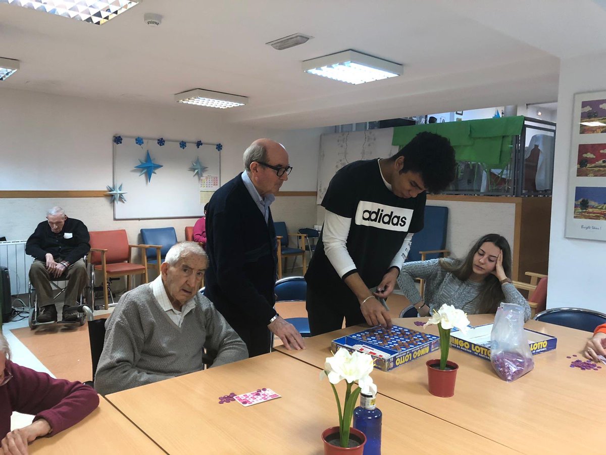 RYvoluntarios's tweet photo. Divertida tarde de juegos de mesa en @Valleluz_CD https://t.co/rgzR4BvIZ4