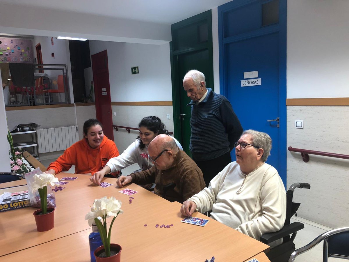 RYvoluntarios's tweet photo. Divertida tarde de juegos de mesa en @Valleluz_CD https://t.co/rgzR4BvIZ4