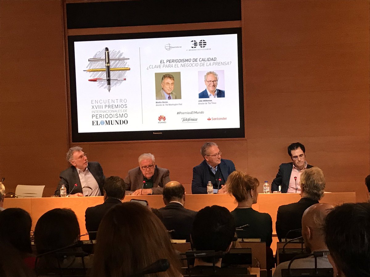 GMonteroU's tweet photo. Un honor escuchar a estos dos genios del periodismo: @PostBaron y @JohnWitherow. ¿Son rentables las empresas periodísticas? Sí, siempre que el medio se adapte a los cambios que exige la sociedad. Las claves son 3: be right, be interesting, ask people to pay. #premiosELMUNDO https://t.co/clN4rHu8Rx