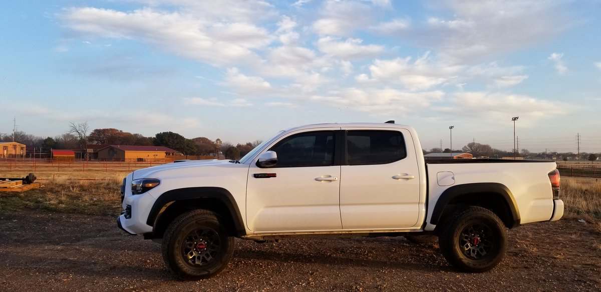 CTCustoms1's tweet photo. Small trucks matter too. 6" bds with 35s. #cteverywhere #toyota #bds https://t.co/SgKoEEWMGK