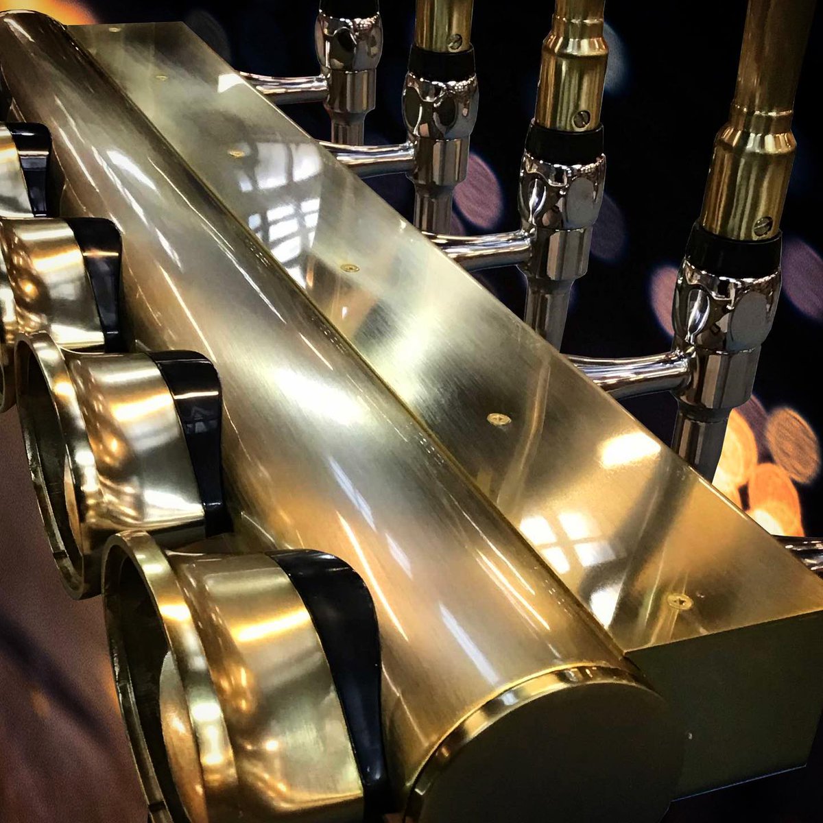 portafonts's tweet photo. A close up of our Brushed Brass font finish! For information on all of our font finishes check out our website - https://t.co/LelBdcfjAK
#portafonts #beerfont #beerdispenser #beertower #beerbranding #brewery #beer #beeruk #craftbeer #craftbeerlover #interiordesign #branding https://t.co/wI7Kx7StV9