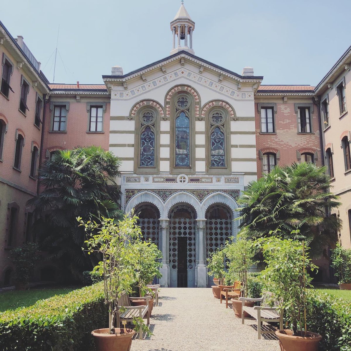 OperaIsCool's tweet photo. On this day in 1901, Giuseppe Verdi passed away. The Italian composer created ‘Casa #Verdi’, a retirement home for the less fortunate musicians and artists built in central Milan. #CasaVerdi has hosted hundreds more than 1.500 guests. #GiuseppeVerdi
#OperaIsCool https://t.co/9MpNZXqeIc