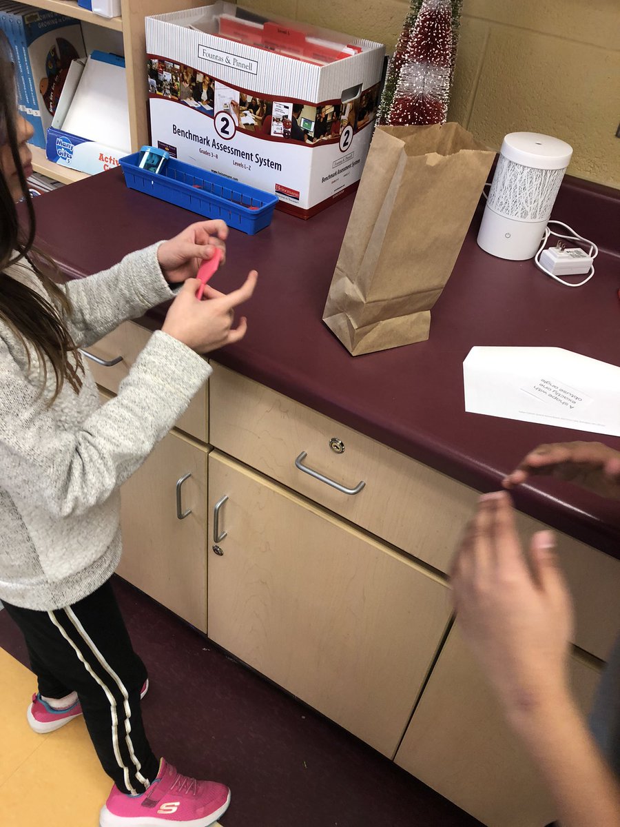 AnnaSantiniEDU's tweet image. Exploring and classifying angles through a mystery bag game #joyfulmath Learning through #handsonexploration @St_Andrew145 @hcdsbmath @HCDSB