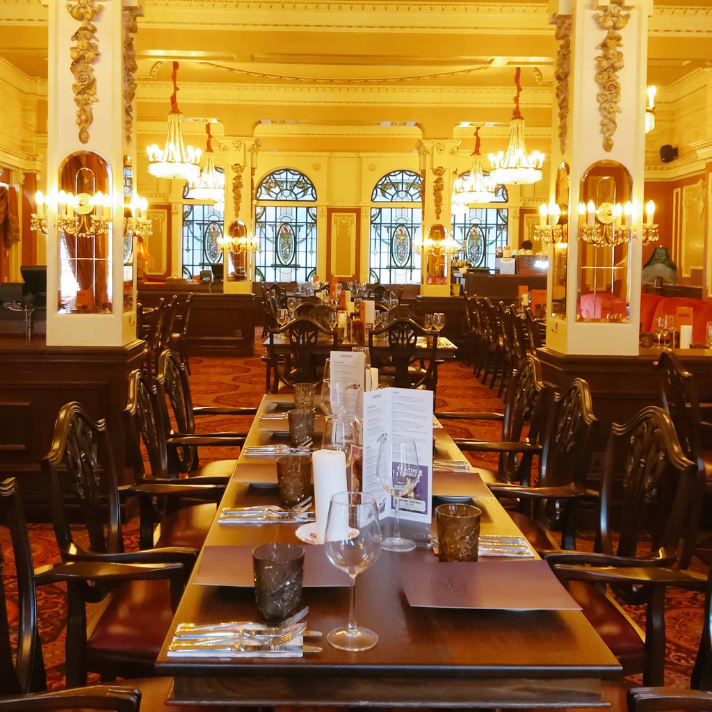 The_CosyClub's tweet image. NOTTINGHAM! It is with great pleasure that we welcome our 29th site to the Cosy Club family! 
Isn't she splendid!? 🌟
#Nottingham #GetCosy #CosyClub #VIP #NewOpen #OldVictoriaClub