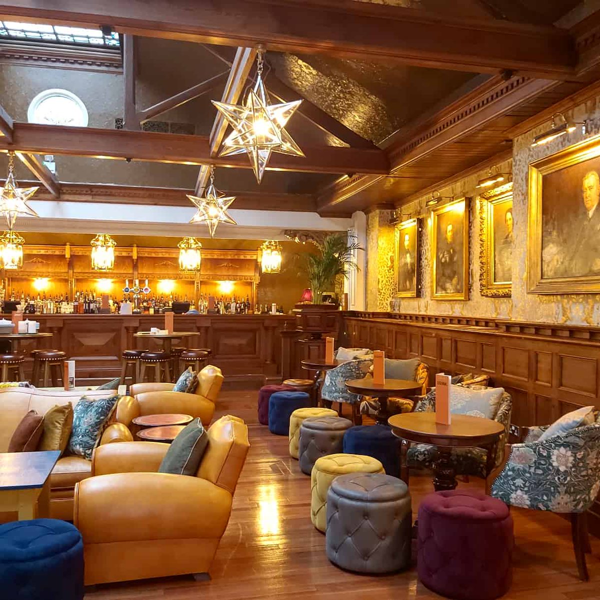 The_CosyClub's tweet image. NOTTINGHAM! It is with great pleasure that we welcome our 29th site to the Cosy Club family! 
Isn't she splendid!? 🌟
#Nottingham #GetCosy #CosyClub #VIP #NewOpen #OldVictoriaClub