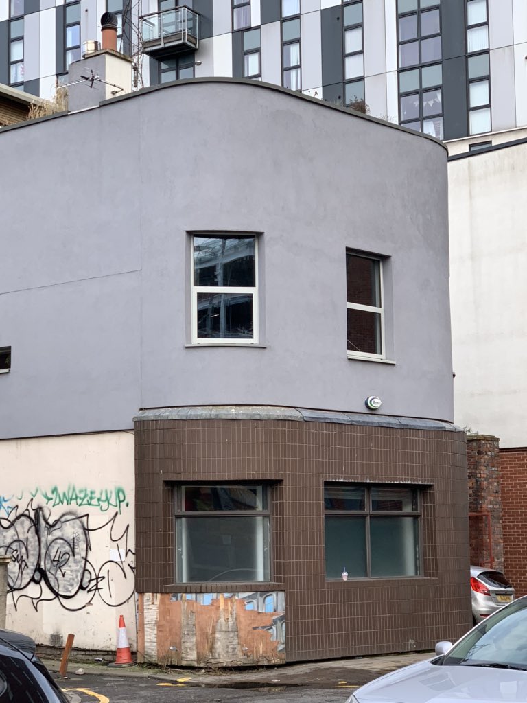 SandraMartorell's tweet photo. Every time I pass by this building at Chapel Street, I remember how much I miss @Lupo_Caffe 😞 It was my favourite place in the city for coffee and cake...Nico! We miss you!! If you are near Exchange Quay Salford, GO! It’s worth a visit! #cafeitaliano #cake https://t.co/jFpoGTBA5I
