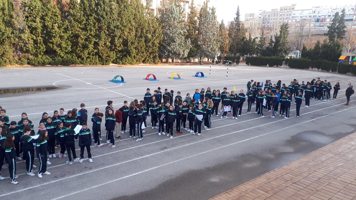 EOssoZ's tweet photo. Esta mañana nos han visitado nuestros amigos de 5° y 6° de Primaria del @TPilarZgz. ¡Nos lo hemos pasado genial! #rEvolucionamos @FETeresiana https://t.co/ggS4zNGnY5