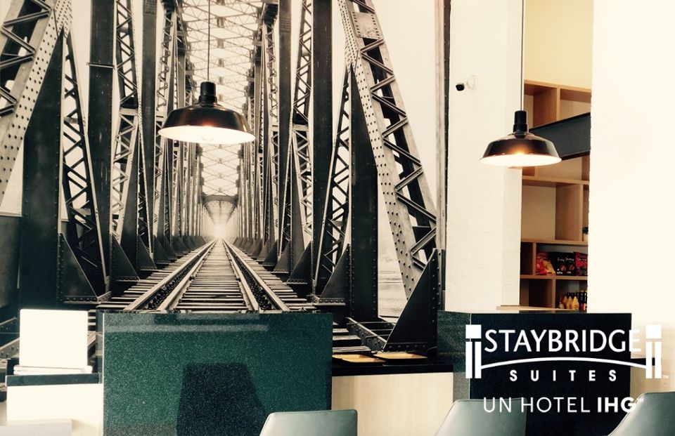 StaybridgeV's tweet photo. Buen día, arrancamos la semana deseándote mucho éxito.
¡Conoce nuestro hotel y enamórate de nuestro concepto!
#StayBridgeWeekend #Villahermosa #Tabasco #VamosATabasco #TabascoEstáDeModa #Turismo
#México 🇲🇽 https://t.co/9SCxl7vkA5