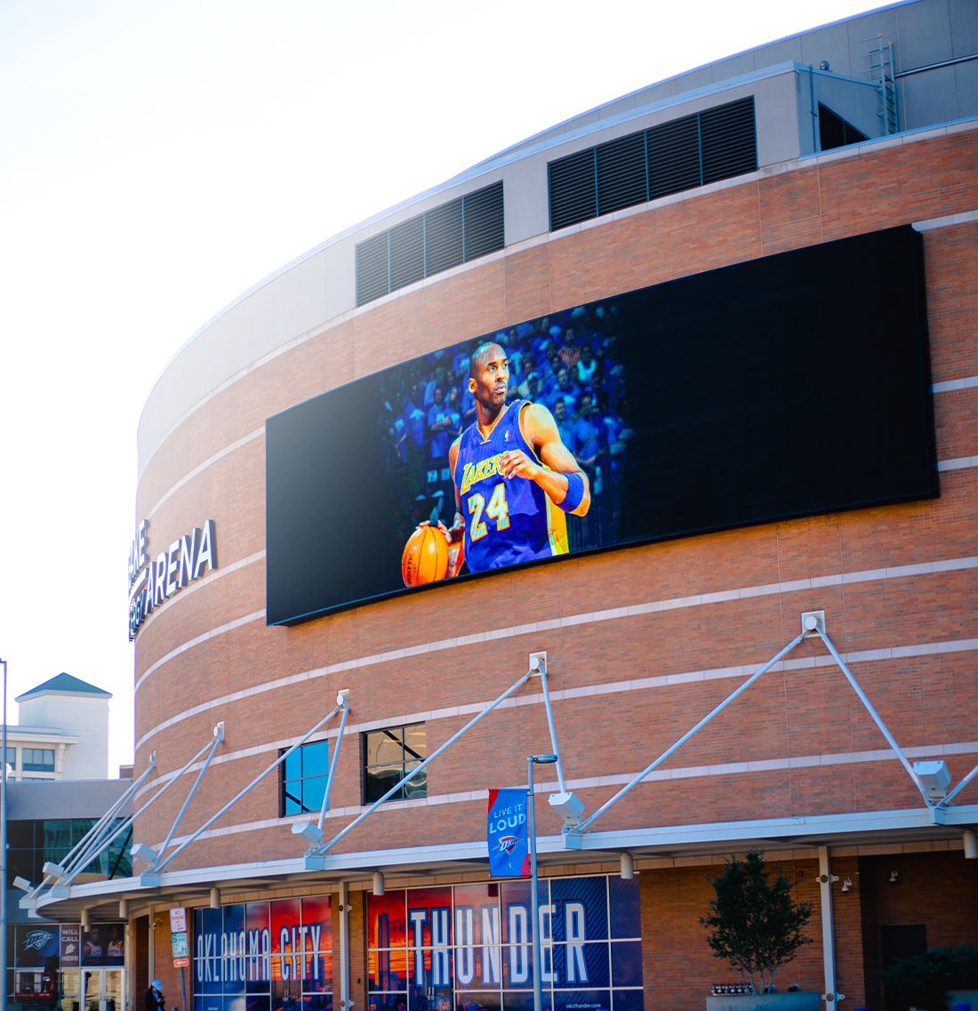 Outside @ChesapeakeArena this morning.