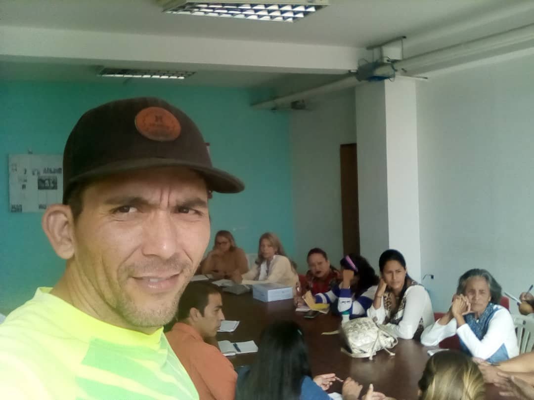 MirandaSmgm's tweet photo. #Miranda Reunión del SMGM en el Mp Guaicaipuro donde estuvieron presentes 7 Misiones para ir afianzando la agenda de trabajo, sigamos construyendo en equipo la revolución Venezolana @ZulibethBriceno @NicolasMaduro @HectoRodriguez @gobmiranda https://t.co/heQVagsm7f