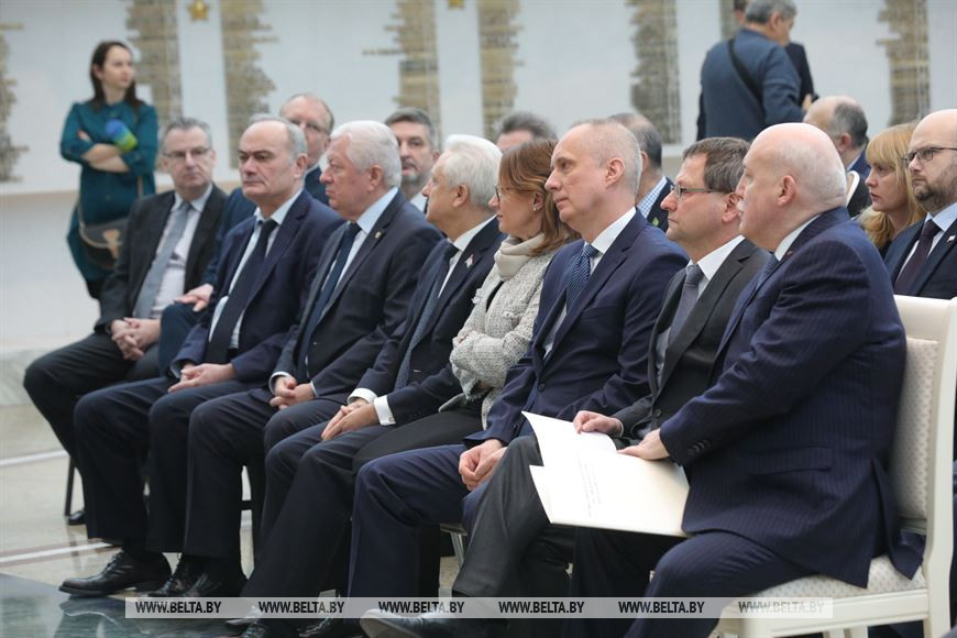 Belarus Nachrichten (@belnachrichten) on Twitter photo Holocaust-Gedenken in #Belarus #Weißrussland. VizeAM warnt: "Das darf nie wieder geschehen"
deu.belta.by/society/view/d…
@AustriainBY <a href="/BelarusEmbDe/">Belarus in Berlin</a> <a href="/KasBelarus/">KAS Belarus</a> <a href="/Belarus_OSCE/">Belarus_OSCE</a> Holocaust-Gedenken in #Belarus #Weißrussland. VizeAM warnt: "Das darf nie wieder geschehen"
deu.belta.by/society/view/d…
@AustriainBY <a href="/BelarusEmbDe/">Belarus in Berlin</a> <a href="/KasBelarus/">KAS Belarus</a> <a href="/Belarus_OSCE/">Belarus_OSCE</a>
