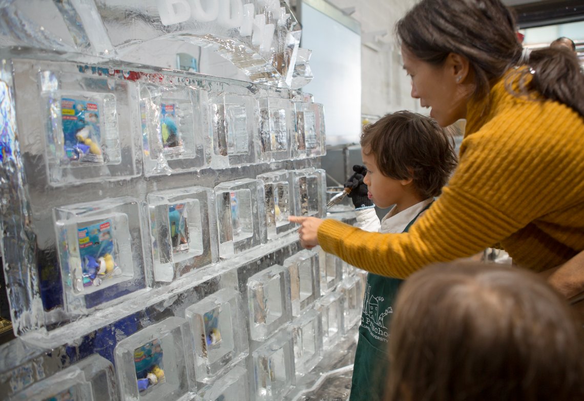 They're gonna have a blast with these party favors😆❄️
#frozeninice #frozeninside #birthdayparty #icesculpture