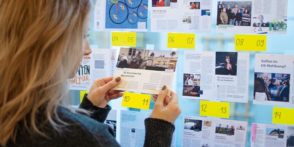 Heute erscheint das Februar-Programmheft des #Deutschlandradio – neu, anders und voller Infos! Wir haben mit der Redaktion in Workshops die neue Heftstruktur und das Editorial Design entwickelt, die monatlich durch das Programm von <a href="/DLF/">Deutschlandfunk</a>, <a href="/dlfkultur/">Deutschlandfunk Kultur</a> und <a href="/dlfnova/">Deutschlandfunk Nova</a> führen.