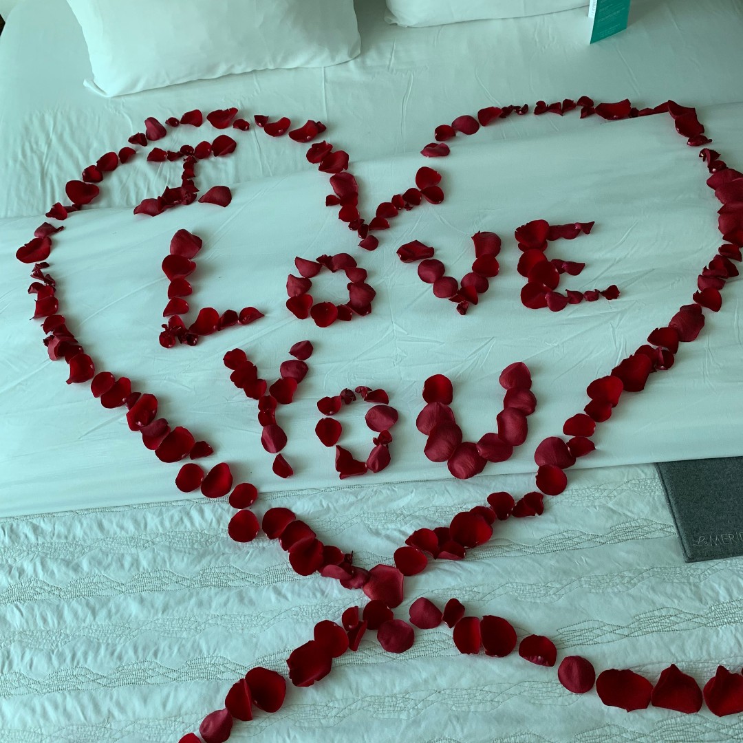 LeMeridienATL's tweet photo. Book a romantic valentine’s getaway including dinner, your stay, and breakfast for Valentine’s Day weekend. Purchase our Valentine’s Day Package and experience enchantment!

#valentineday2020 #rosepetals #LeMeridienATL https://t.co/T5Qk4DZ469