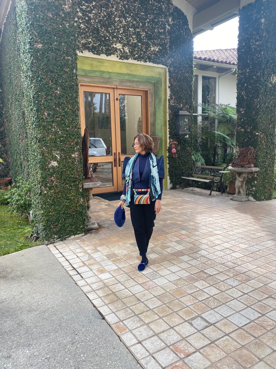 ces.style tweet media