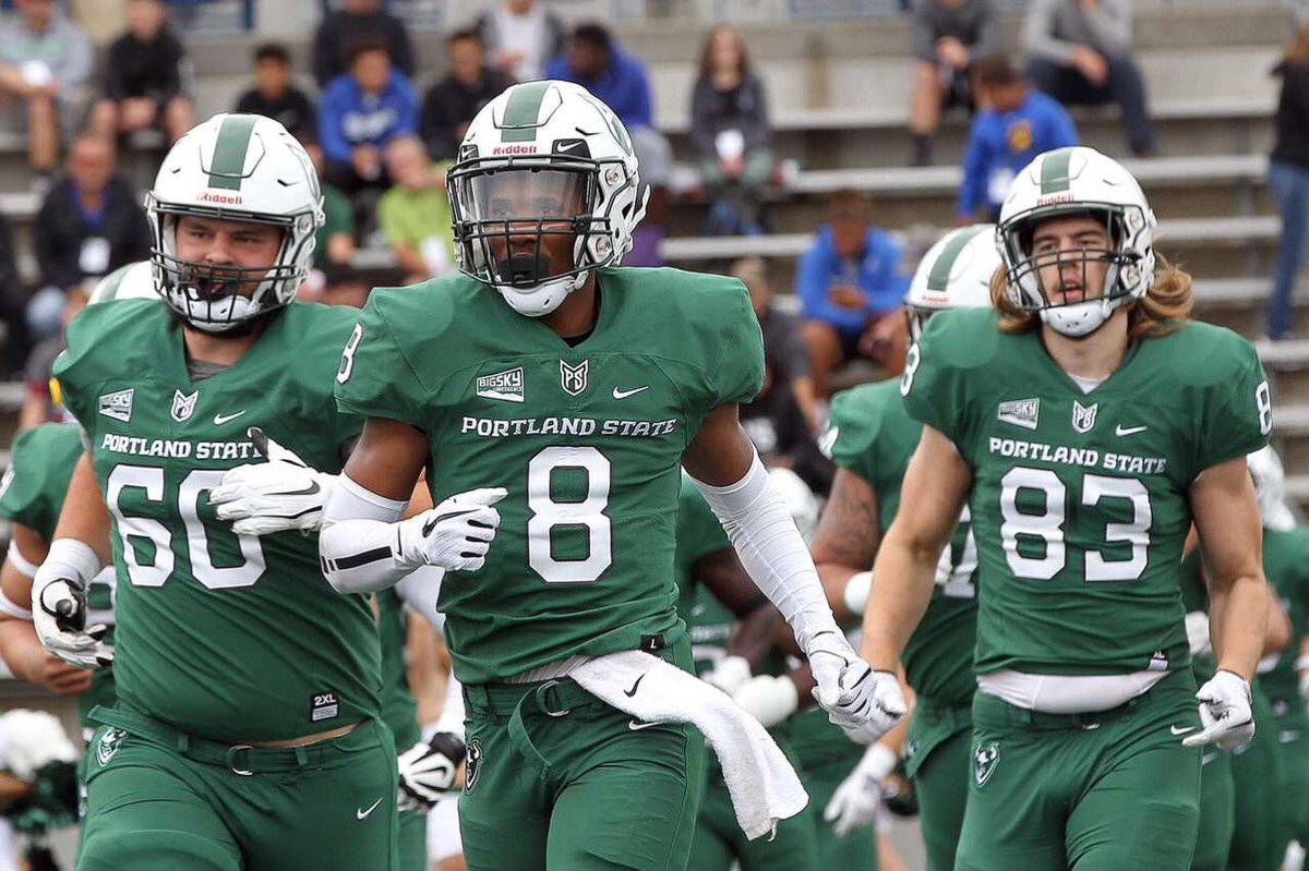BradYoung2020's tweet photo. Blessed and Beyond excited to receive an offer from Portland State University. Thank you Coach Fulton for believing in me. @CoachPerrone https://t.co/u2vkvIbRx5