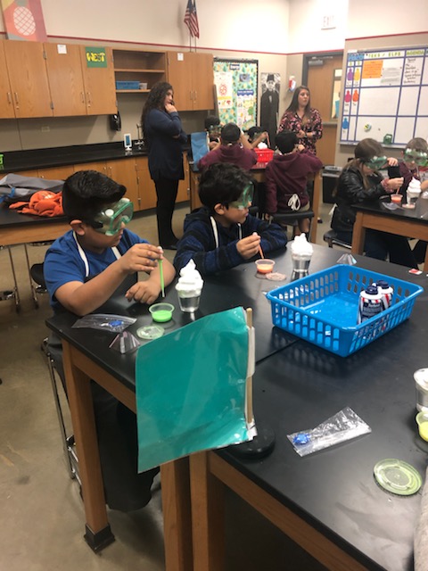 stevenyoung1973's tweet photo. #TylerISD Pathfinder is in effect. Absolutely best district ever with choices for kids education. 4th -5th grade Cubs experiencing Mustang life! #mooremiddleschool @MelanieCBush_06 @LauraRiggins2 @ClaudeMLane https://t.co/84hXoJmL2A