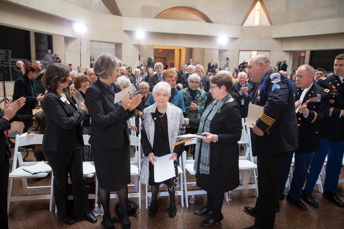 Photogs_USHMM's tweet photo. Moments from #USHMM's annual commemoration of International #HolocaustRemembranceDay #WeRemember https://t.co/nLwpOLYHNH