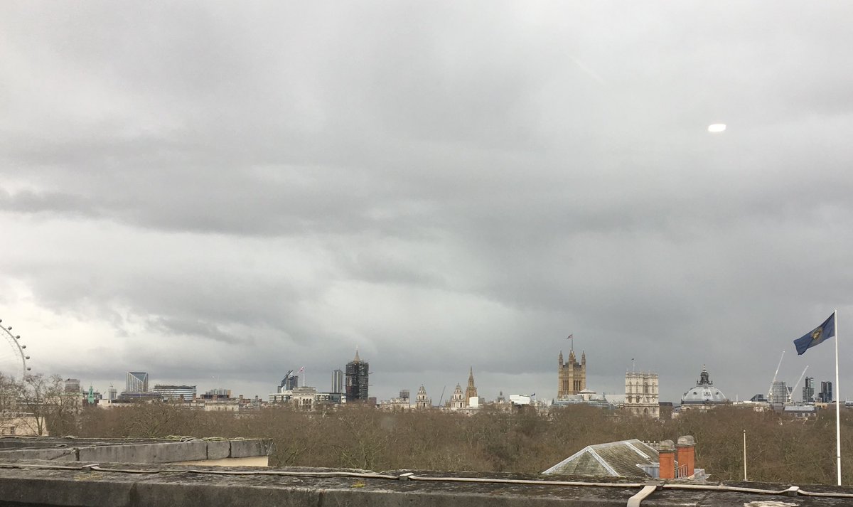sustabiae's tweet photo. ⁦@SuSarofim⁩ ⁦@fond_ras⁩ This is the view from my room at the top of Oxford and Cambridge Club: find the Horse Guards, Foreign Office, all three towers of Parliament, the Abbey, and Marlborough House. This building is by the architect of the BM, Robert Smirke b https://t.co/5VK1hVSPBA