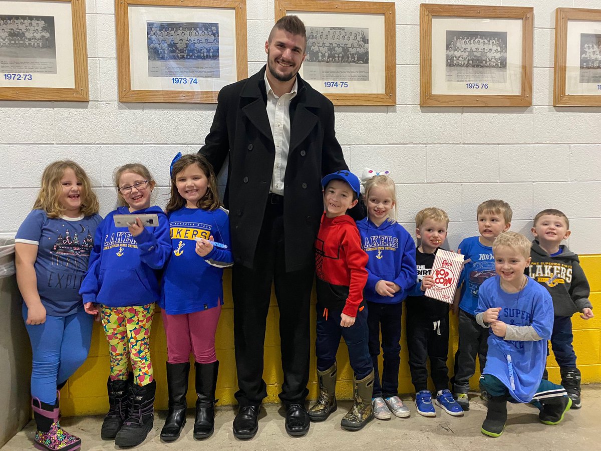 lakerhockey's tweet photo. Even with a season-ending injury, Sacco still finds a way to smile through it all and make a few mini Laker fans game day experiences something special 😄 https://t.co/p8ySX5qBaY