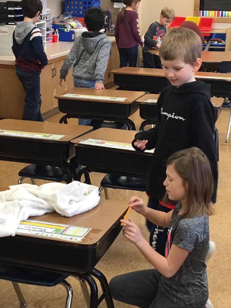 cstarkCF's tweet photo. Measurement fun in 1st grade! #whatmakesKWgreat @KWESPrincipal https://t.co/8504ZoF6TZ