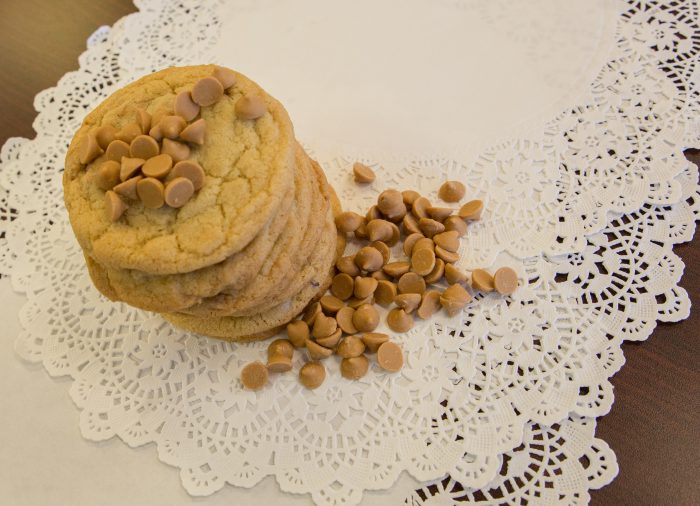 Redrosebakery's tweet photo. Because why have one when you can have the whole batch 😈🍪 https://t.co/keOA7Ac5F9