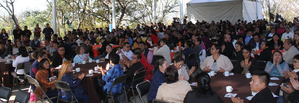 CECyTE Oaxaca (@cecyteoaxaca) on Twitter photo El DG <a href="/PauloTapia_Oax/">Paulo Tapia Palacios</a> da la bienvenida a 450 docentes de #CECyTEO que participan en la Jornada de Formación Docente 2020-1. En nombre del gobernador <a href="/alejandromurat/">Alejandro Murat</a> inaugura el Lic. Francisco Márquez Méndez, Coordinador de <a href="/CGEMSSCT_GobOax/">CGEMSySCyT</a> quien les felicita por su dedicación. El DG <a href="/PauloTapia_Oax/">Paulo Tapia Palacios</a> da la bienvenida a 450 docentes de #CECyTEO que participan en la Jornada de Formación Docente 2020-1. En nombre del gobernador <a href="/alejandromurat/">Alejandro Murat</a> inaugura el Lic. Francisco Márquez Méndez, Coordinador de <a href="/CGEMSSCT_GobOax/">CGEMSySCyT</a> quien les felicita por su dedicación.