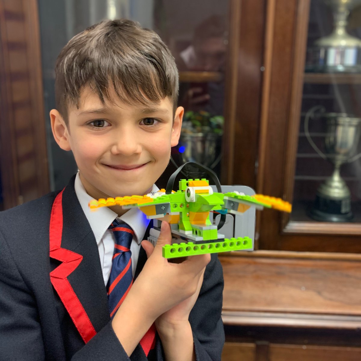 ElmhurstSchool's tweet photo. Inspired by our Owl visitors this morning, our very clever boys programmed moving owls in their Microgeeks club, which are controlled electronically via a tablet. An excellent example of our great wrap around care! #ElmhurstCelebrate https://t.co/xiQN1cfijb