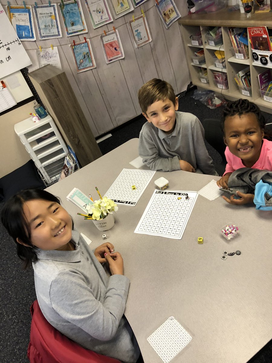 Celebrating our 100th day of school with STEM challenges, math games and lots of fun! <a href="/TUSDschools/">Tustin Unified</a> @hickscanyontusd