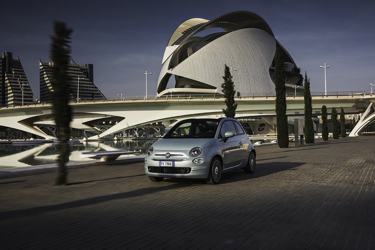 DSalmonCars's tweet photo. 🚗Introducing the all-new Fiat 500 Hybrid Launch Edition!🚗

Be one of the first to drive away from only £188 per month + £188 initial rental. Includes Road Fund Licence.

For more information send us a message now or call 01206 715200! #fiat #fiat500 #hybrid #hybridcar https://t.co/kYP3Ixju9q