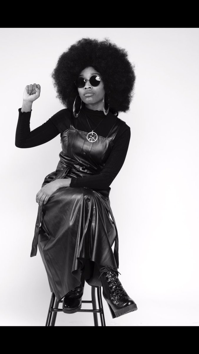 TotallyT__'s tweet photo. This ones for Assata, Angela, and Kathleen ✊🏿👑 https://t.co/IET5RIcBuh