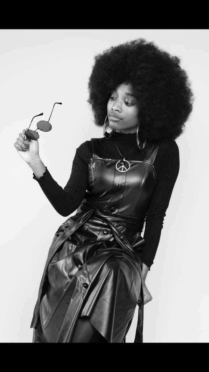 TotallyT__'s tweet photo. This ones for Assata, Angela, and Kathleen ✊🏿👑 https://t.co/IET5RIcBuh