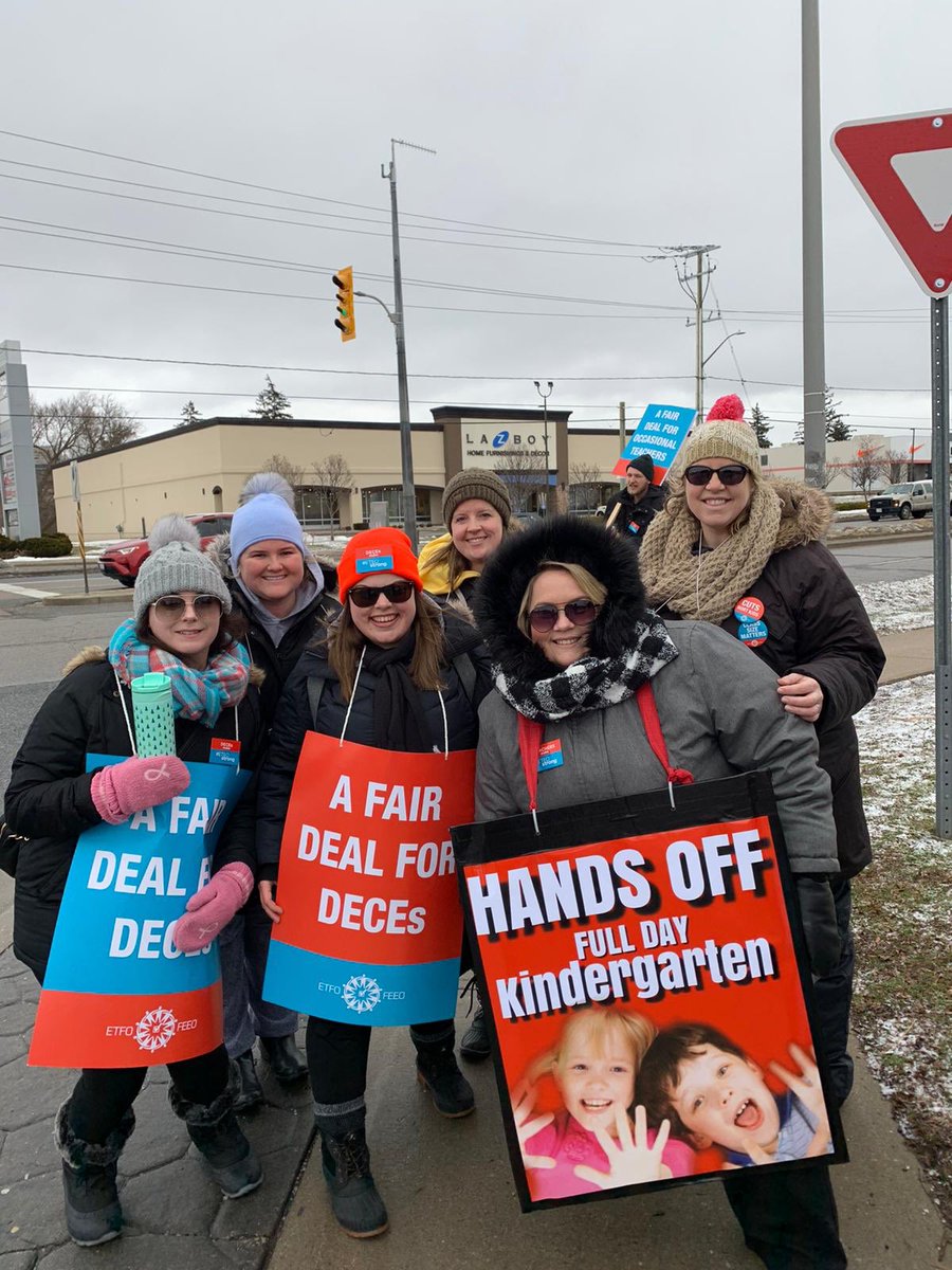 CuriousMindsInRoom3 tweet media