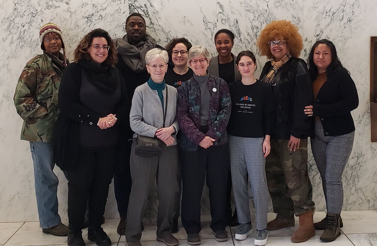 afjny's tweet photo. Power to the people! AFJ is in Albany advocating for the right to vote to be restored to incarcerated people πͺπͺπͺ #democracyuncaged #afjny #votingrights https://t.co/f5QemHaH3R