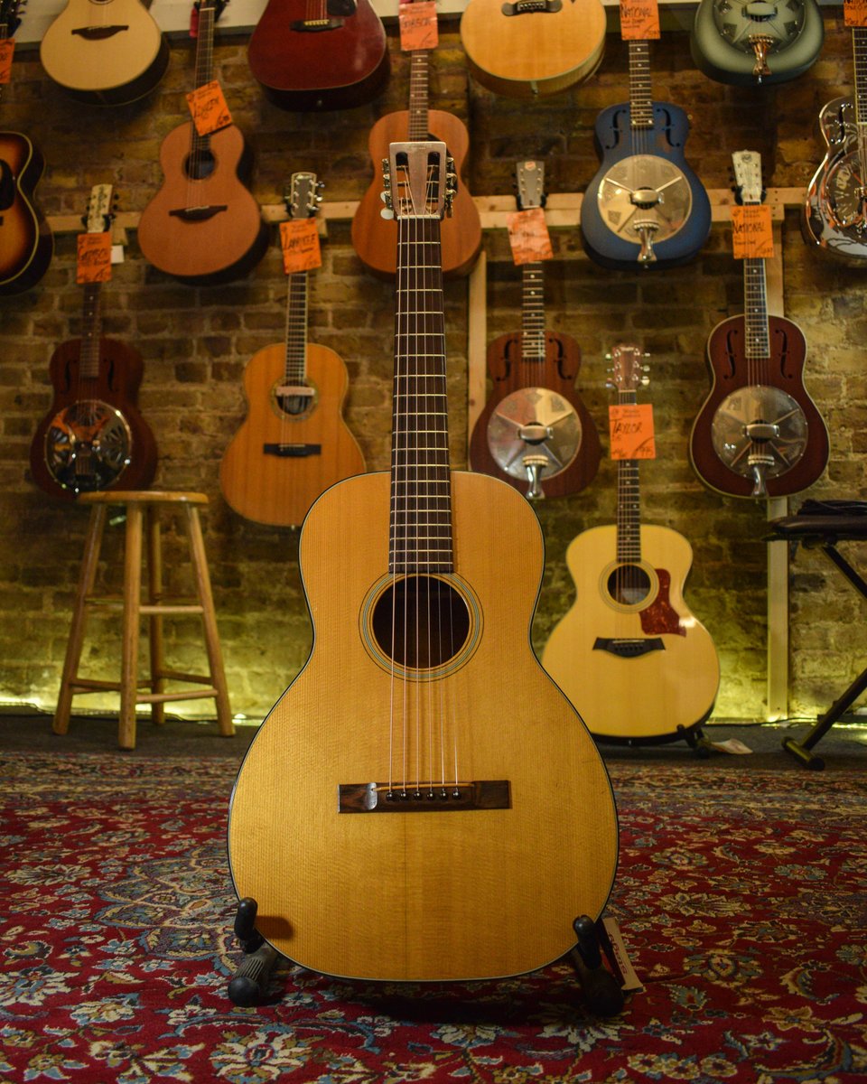 This Martin O-16NY from 1964 sounds like a dream.

#wunjoguitars #wunjo #wunjoelectrics #wunjoacoustics #vintageguitar #denmarkstreet #denmarkstreetlondon  #londonguitars #londonvintageguitars #martin #martinguitars #vintagemartin #o-16ny #jethrotull