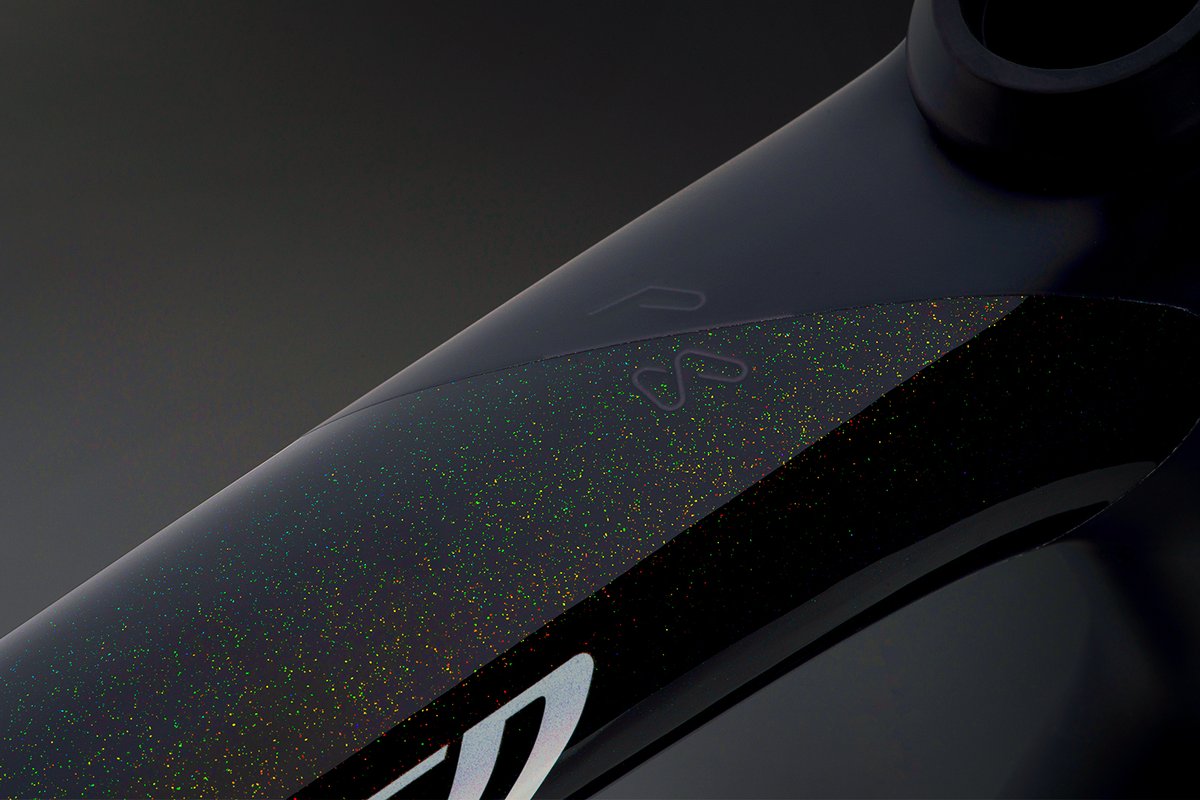 Specialized tweet media