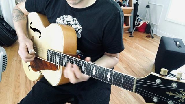 GrahamTichy's tweet photo. I had every intention of brushing up on my Dixieland tunes for my first gig playing that style in... let’s just say a long time. Time flew by and I wound up travis picking instead. Wish me luck! #atsundown #travispicking #epiphonetriumph #vintageguitar #… https://t.co/nbjHGIURye https://t.co/XQLB7ai0nB