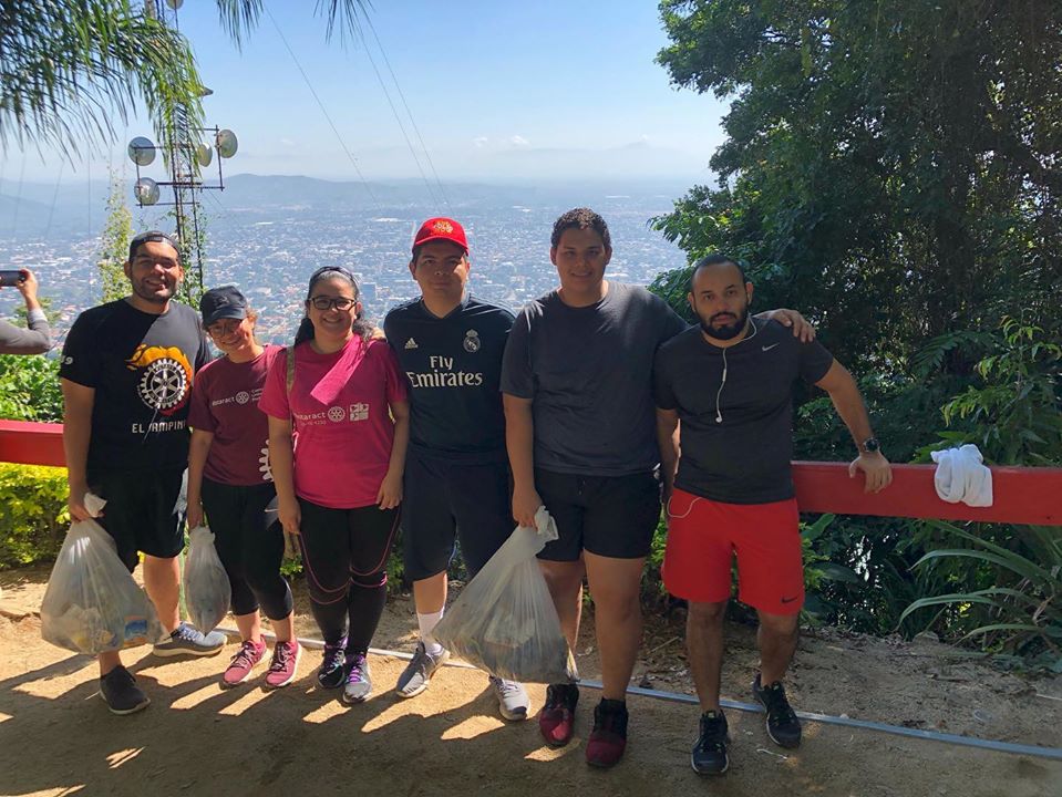 RTCHonduras's tweet photo. El día de ayer domingo 26 de enero, los scios del Club Rotaract Comunidad Universitaria &amp; Profesional realizaron su actividad Limpiando el Merendón 🌲🌳

#RotaractCUP #Rotaracthonduras #rotaryinaction https://t.co/RmeukxQrJg
