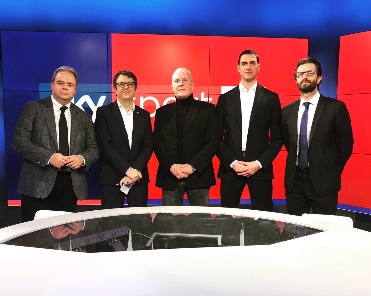 massimo_oldani's tweet photo. Un privilegio ricordare Kobe Bryant su Sky Sport con Flavio Tranquillo, Paolo Condò, Matteo Soragna e Fabio Tavelli. Commovente. 
.
#Mamba4Life #KobeBryant https://t.co/QXDis7ND9F