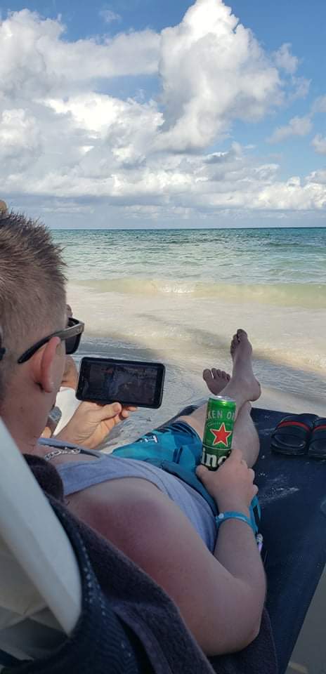 GMoneyCTS's tweet photo. When hood track is life. @Murda_Tv #HoodTrack #vacation #MurdaSquad https://t.co/2Udm1S04oV